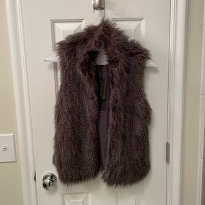 faux fur vest!!!!new with tags!!!